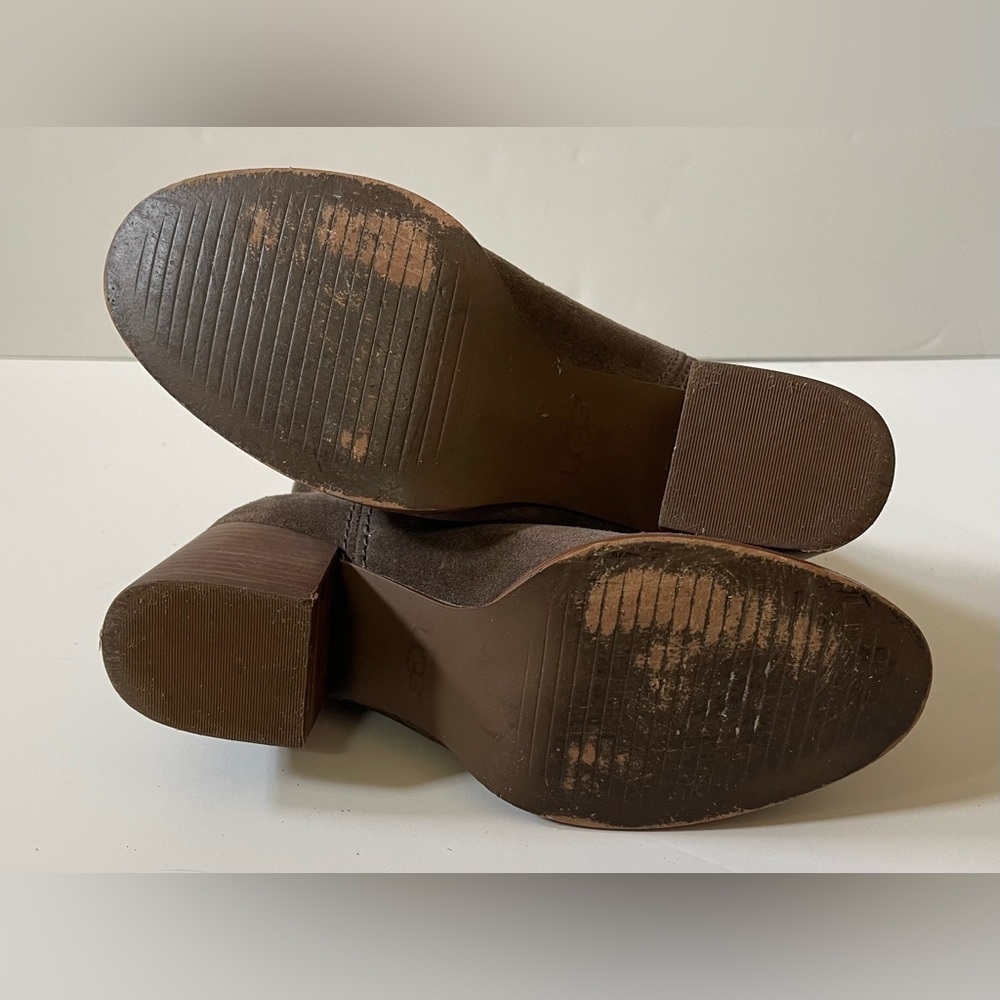 UGG FAYE CHELSEA SUEDE BOOTIE IN MYSTERIOUS BROWN SIZE 8 - Picture 9 of 10